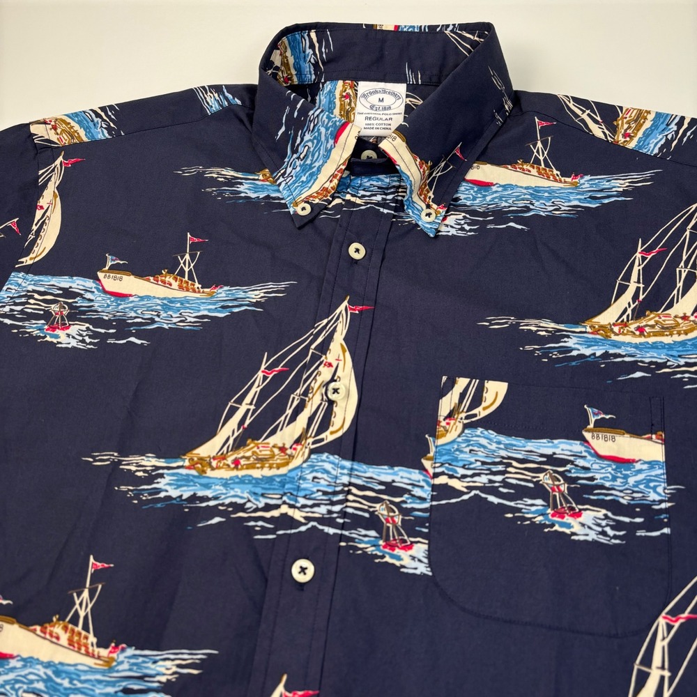 Brooks Brothers Mens Medium Navy Blue Sailboat Print Button Down Shirt NEW